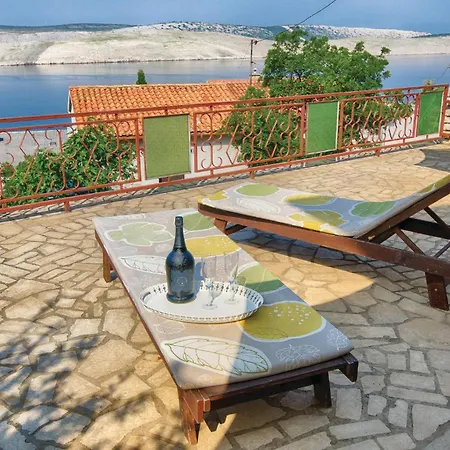 3 Bedroom Beautiful In Hébergement de vacances