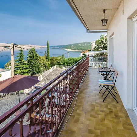Hébergement de vacances 3 Bedroom Beautiful In Jadranovo