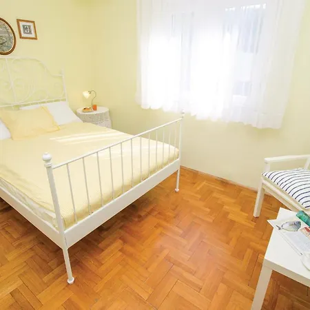 3 Bedroom Beautiful In Jadranovo