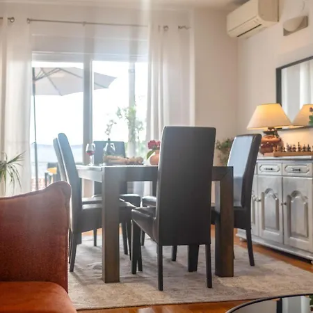 3 Bedroom Beautiful In Casa vacanze *