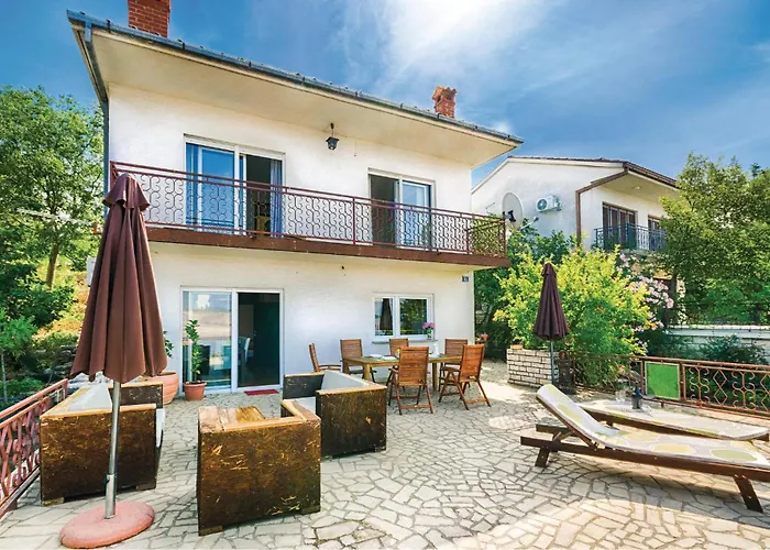 3 Bedroom Beautiful In 펜션 자드라보노